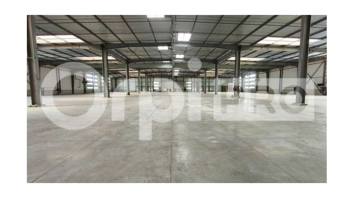 Bâtiment indépendant à louer 6734m² St-Michel/Orge