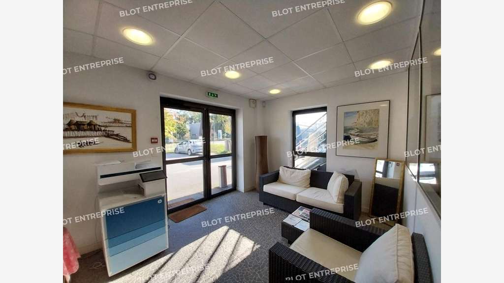 A louer locaux d'activités 651m² à Saint-Nazaire