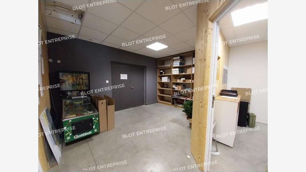 A louer locaux d'activités 651m² à Saint-Nazaire