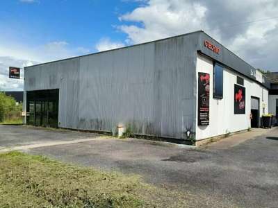 A louer local  250m² à Saint-Pantaléon-de-Larche
