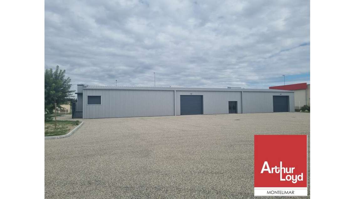 A louer bâtiment 432m² à Saint-Paul-Trois-Châteaux