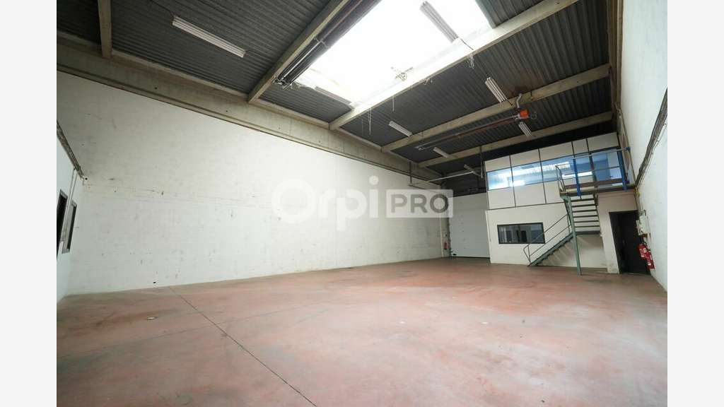 Local d'activité neuf à louer 353m² à Saint Priest