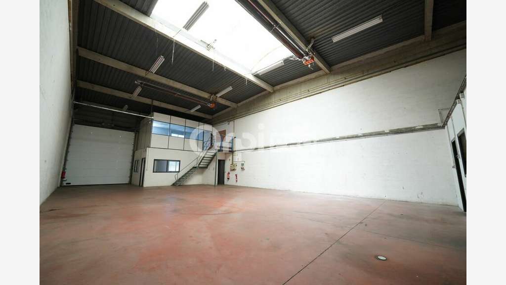 Local d'activité neuf à louer 353m² à Saint Priest