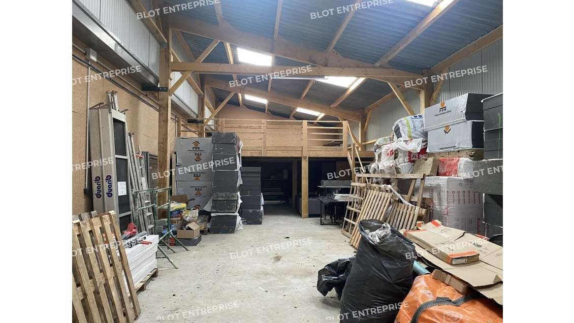 A louer local d'activités à Saint-Samson-sur-Rance