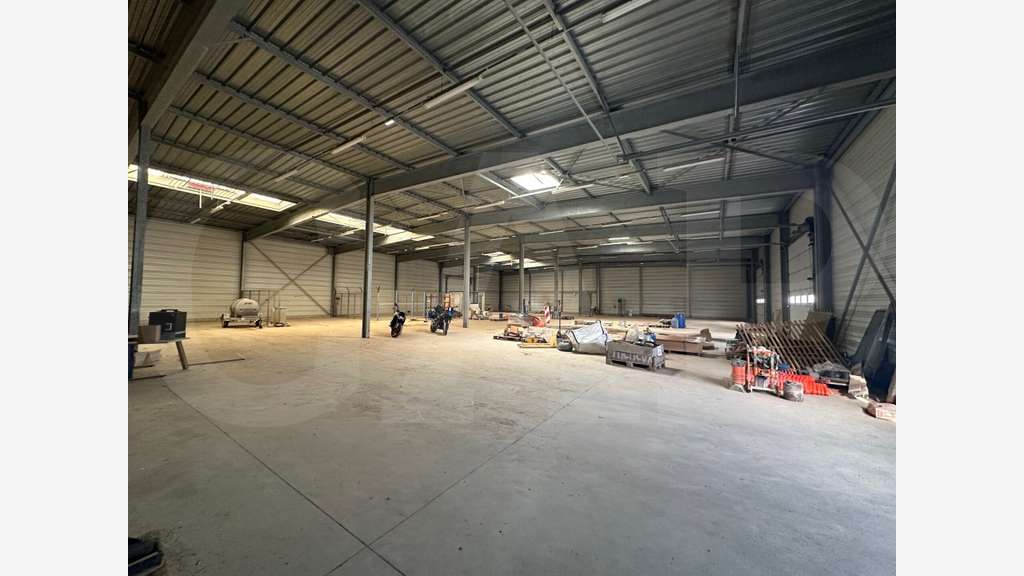 Local d'activité 1901m² à Saint sauveur des Landes
