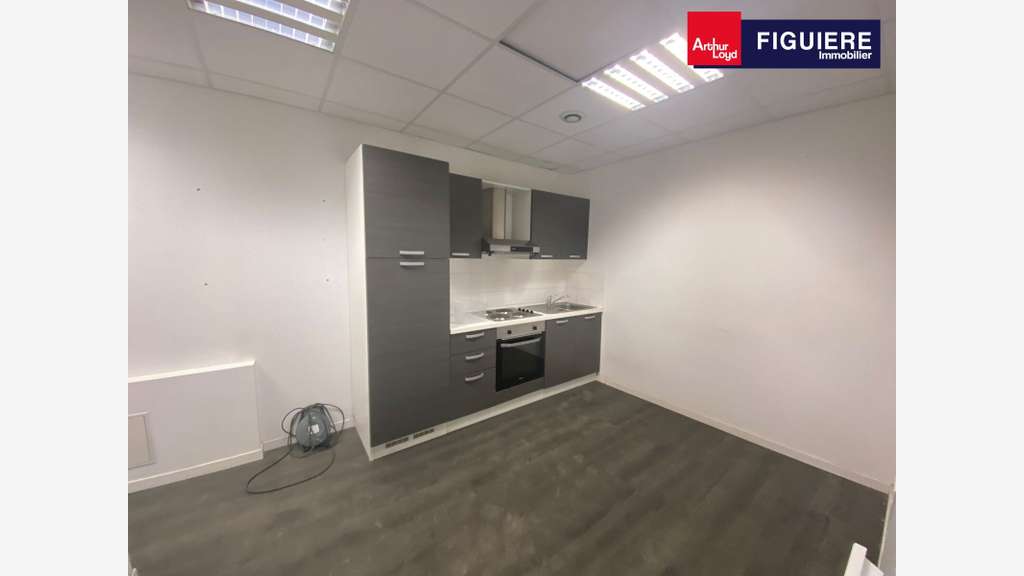Local d'activités 308m² à louer ZAC de la Gandonne