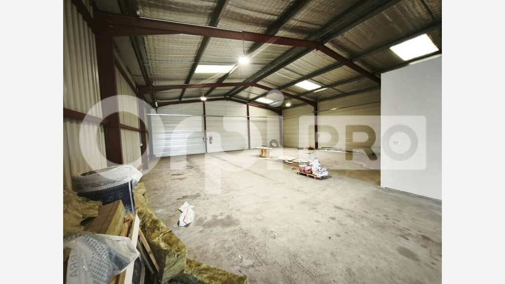 Local 288m² à louer forte visibilité à Sanguinet 