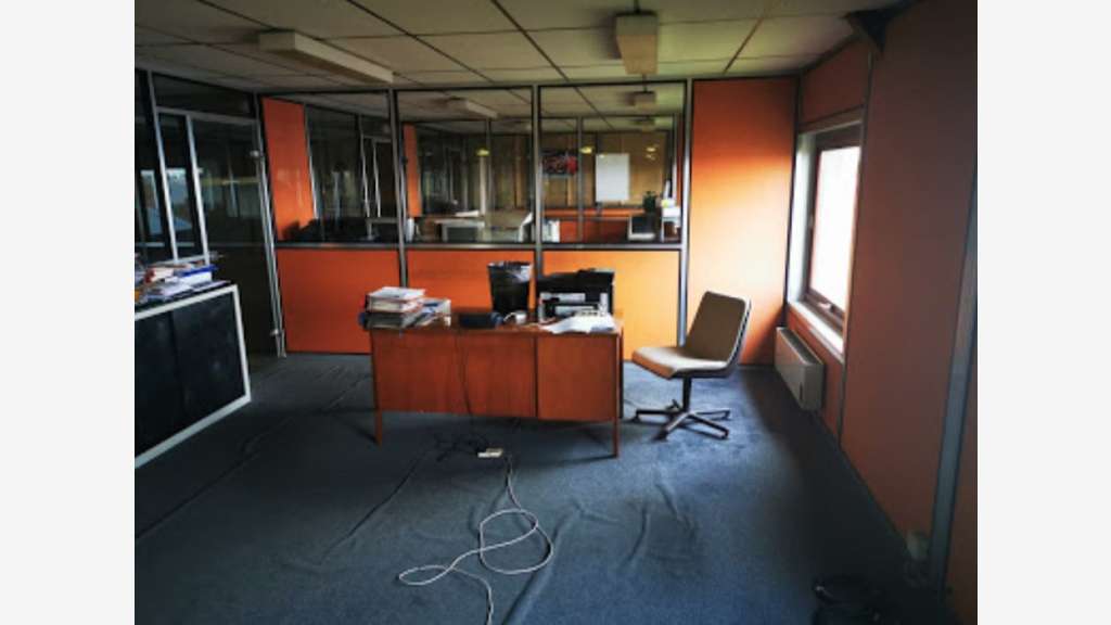 À louer locaux d'activités 920m² à Seclin 