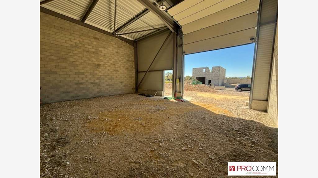 Locaux neufs 90m² à louer à Sérignan-du-Comtat