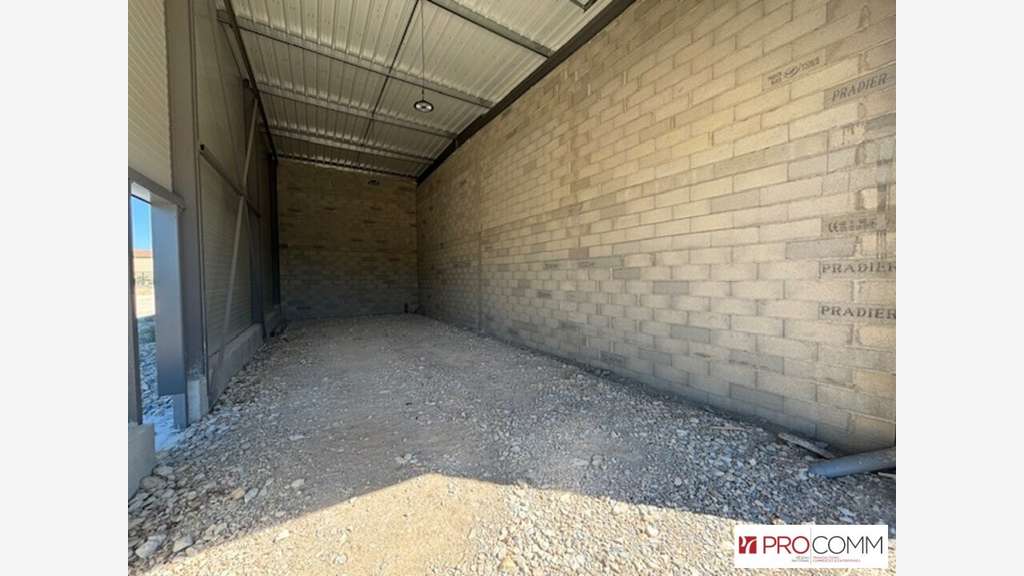 Locaux neufs 90m² à louer à Sérignan-du-Comtat