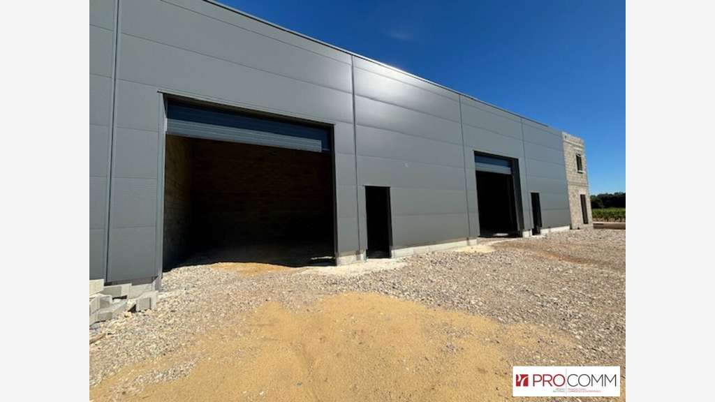 Locaux neufs 90m² à louer à Sérignan-du-Comtat