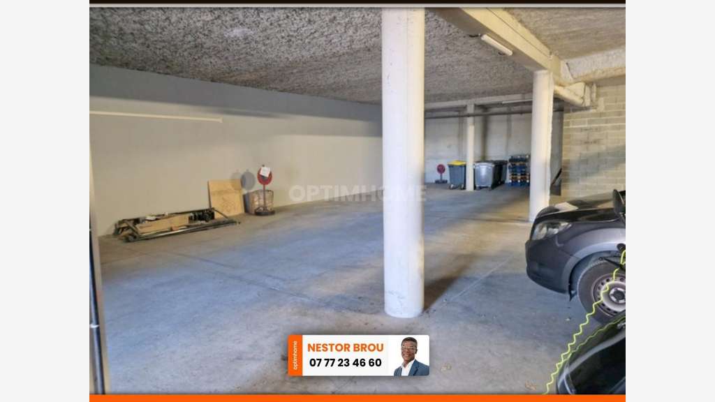 Locaux d'activité à louer 318m² à Sète Hôpital