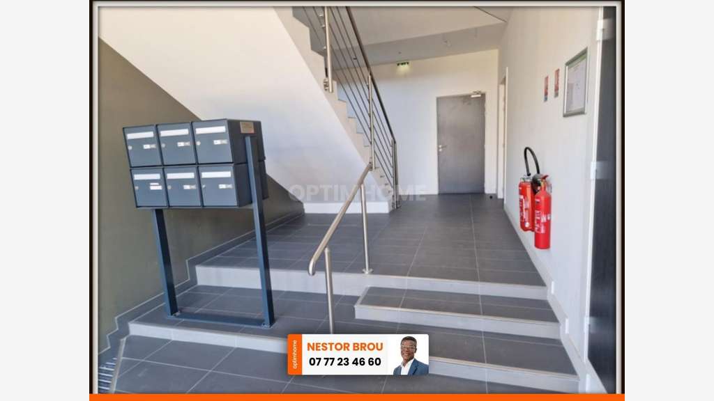 Locaux d'activité à louer 318m² à Sète Hôpital