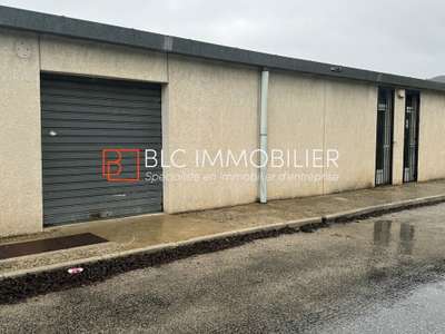 Local d'activités 125m² à louer à Aubagne
