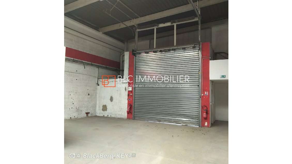 Loue entrepôt 567m² en ZI Estroublans à Vitrolles