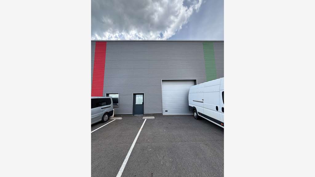 Local d'activité 260m² à Bretteville sur Odon