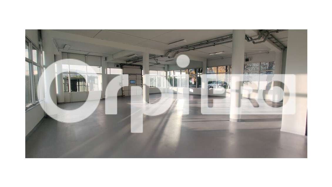 A louer local d'activité 552m² en ZI à Tigery