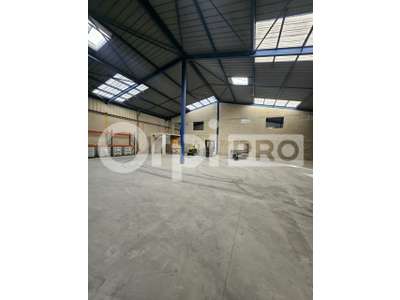 Location Locaux d'activités - Entrepôts à Tinqueux