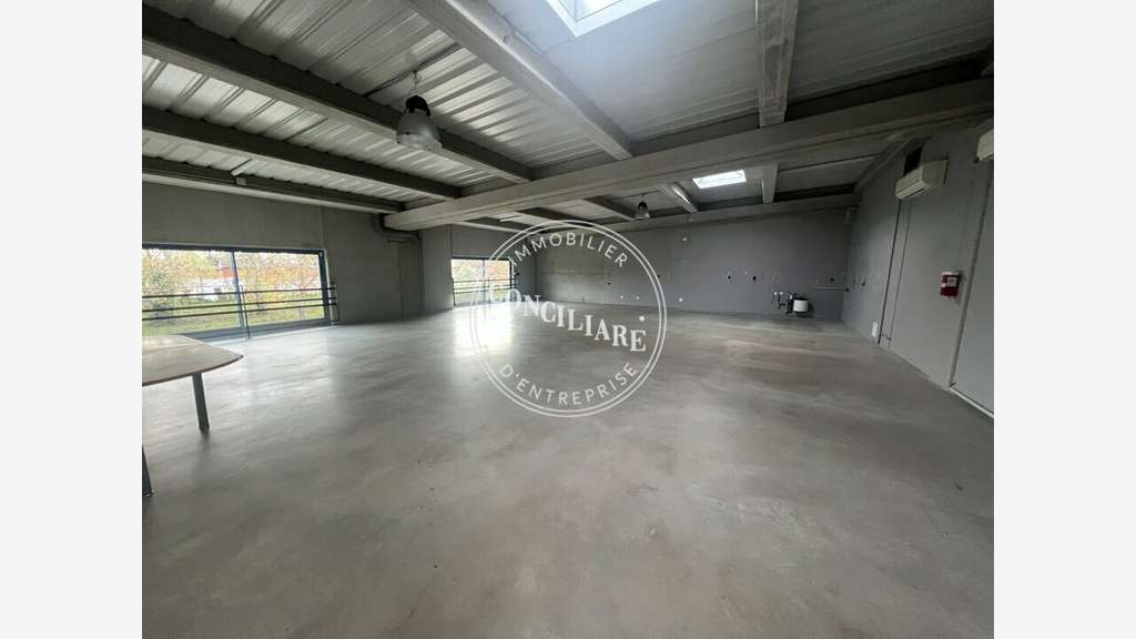 Local d'activité 800m² à louer à Balma Gramont
