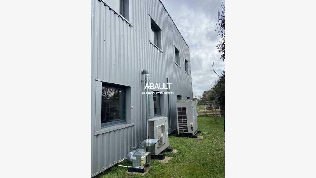 Bâtiment indépendant sur 1600m² à louer Toulouse