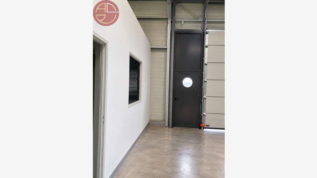 Local d'activité 215m² à louer sur Toulouse Ouest