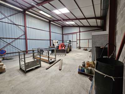 Location Locaux d'activités - Entrepôts à Trélazé