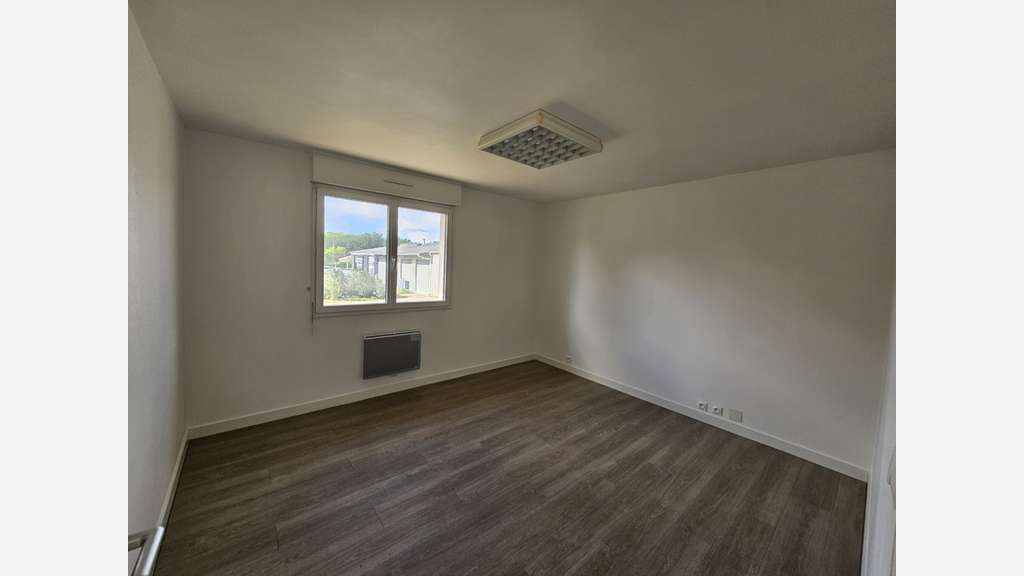 Local d'activité 1575m² à louer ZA de Trélazé
