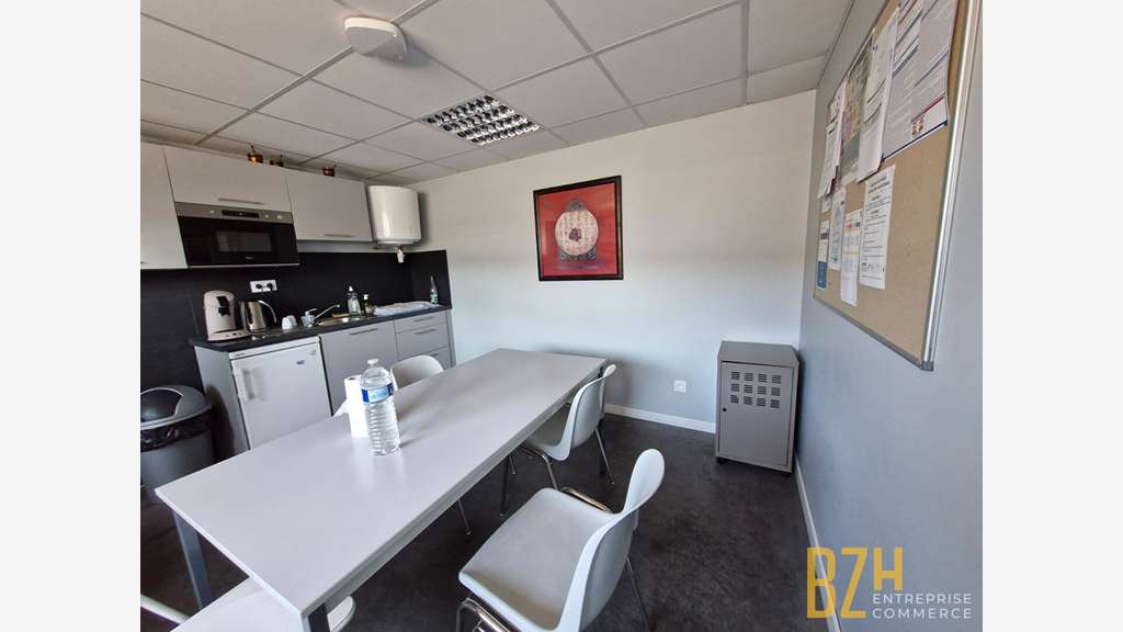 A louer local d'activité 800m² à Vannes 