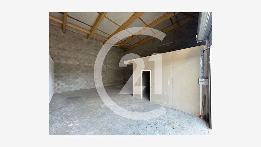 A louer entrepôt 81m² ZA entre Chabeuil et Valence
