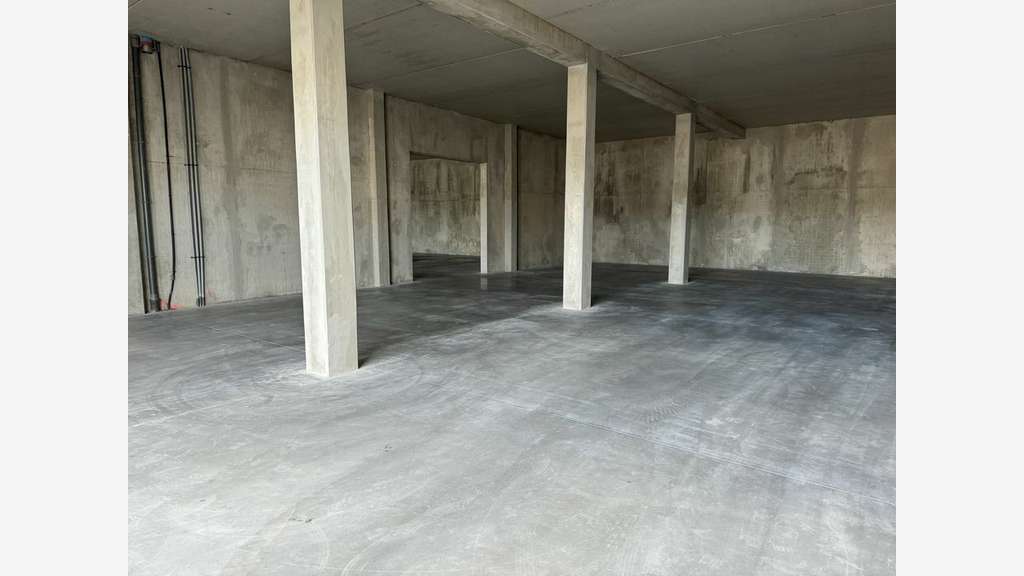 Local d'activité 235m² à louer à Valence Sud