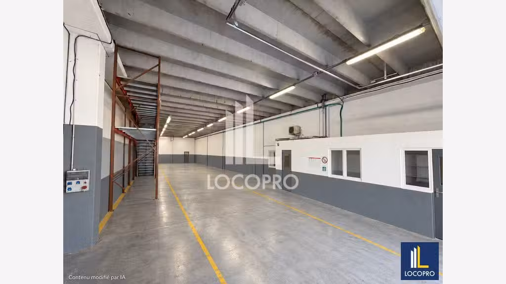 A louer local d'activité mixte 1201m² à Vallauris