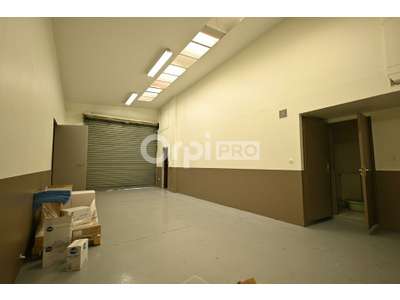 Location Locaux d'activités - Entrepôts à Vaulx-en-Velin