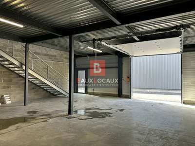 Local mixte 277m² avec bureaux à louer à Vedène 