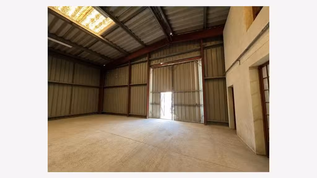 À louer local d'activités 400m² à Vedène ZA