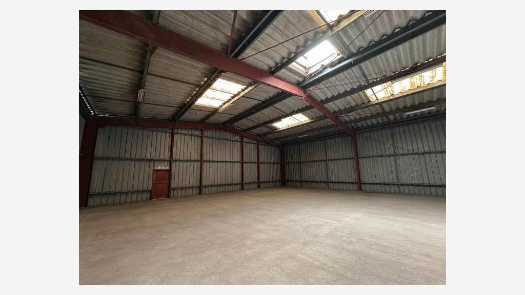 À louer local d'activités 400m² à Vedène ZA
