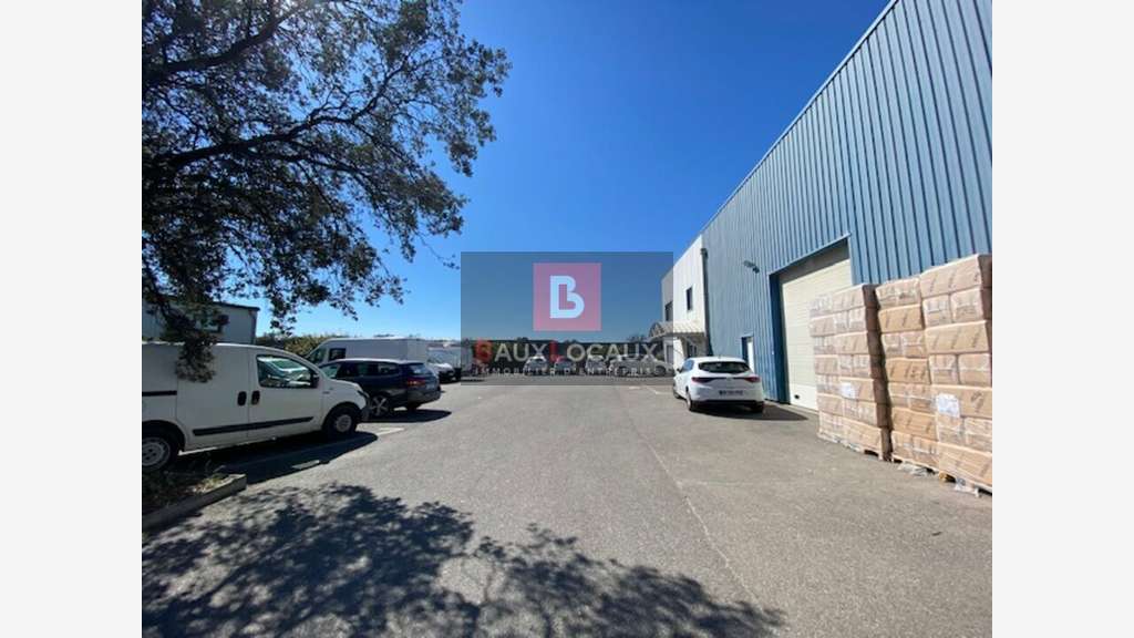 Local d'activité 817m² avec bureaux à louer Vedène