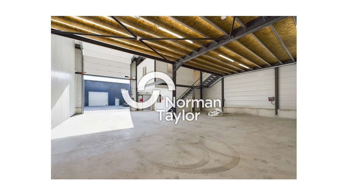 A louer 6 lots local d'activité à Vendargues