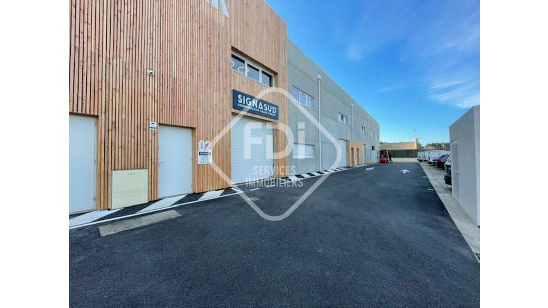 Local d'activité 160m² à louer à Vendargues