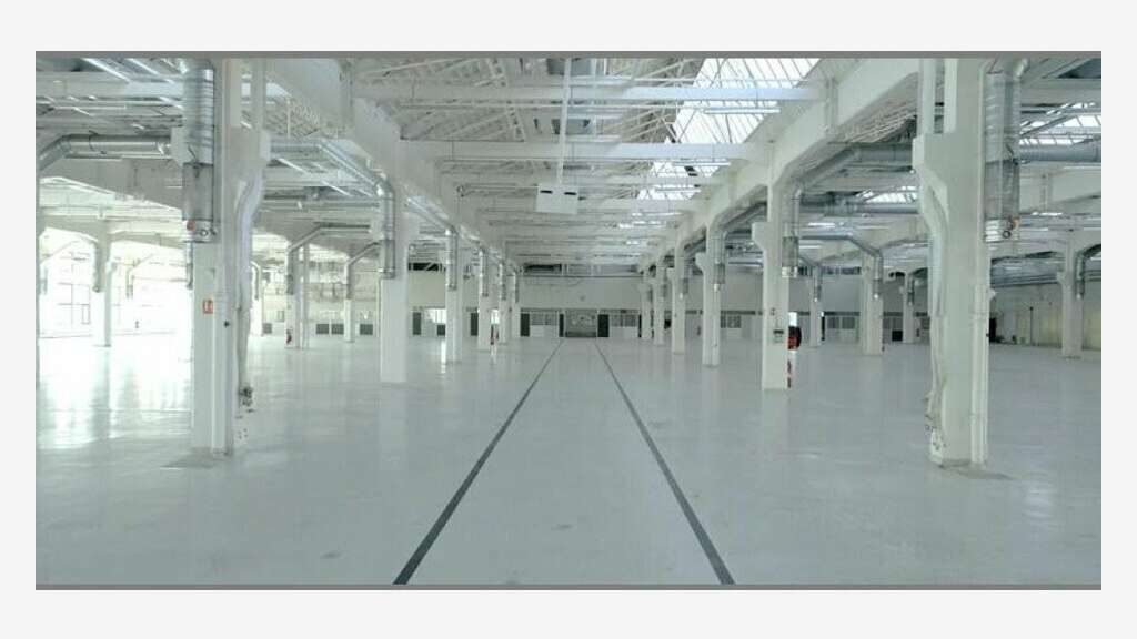 Locaux industriels 11200m² à louer à Vénissieux
