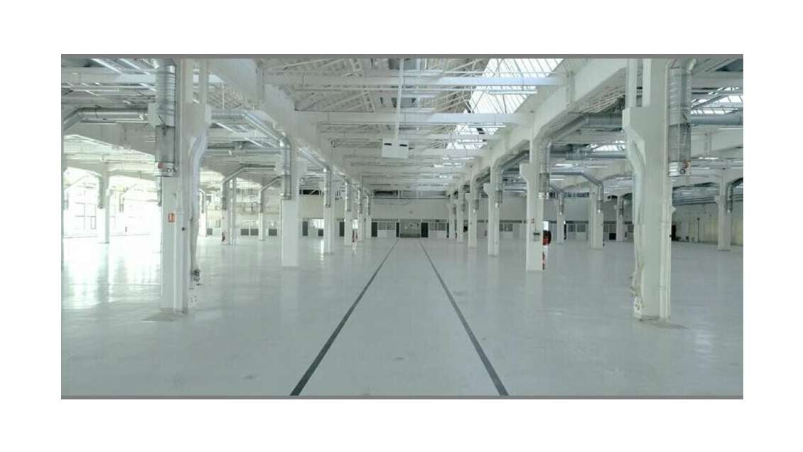 Locaux industriels 11200m² à louer à Vénissieux