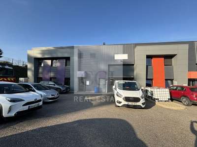 Local d'activité 417m² à louer à Vénissieux