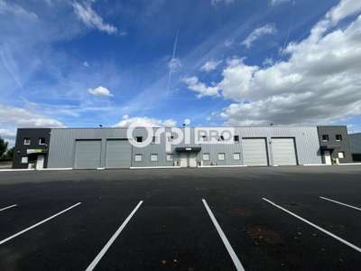 A louer local d'activité 777m² à Vert-Saint-Denis