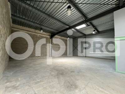 Local d'activité 289m² à louer à Vert Saint Denis