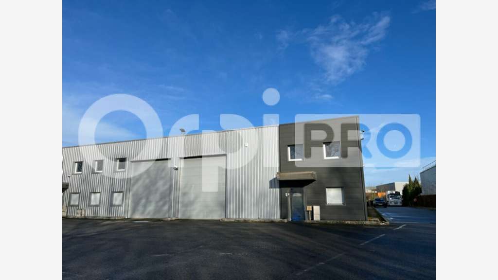 Local d'activité 289m² à louer à Vert Saint Denis