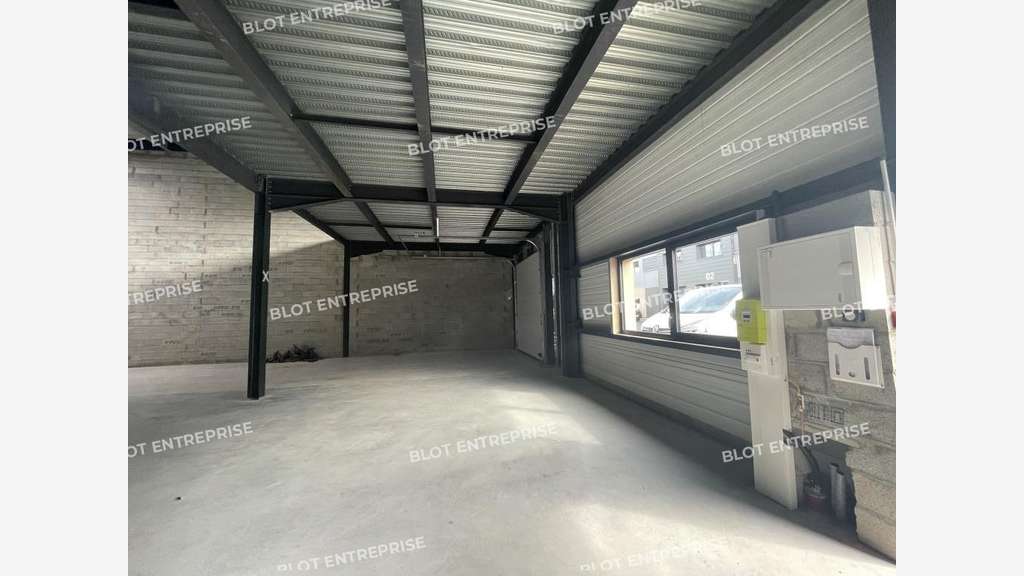 A vendre à louer local d'activités 320m² à Vertou