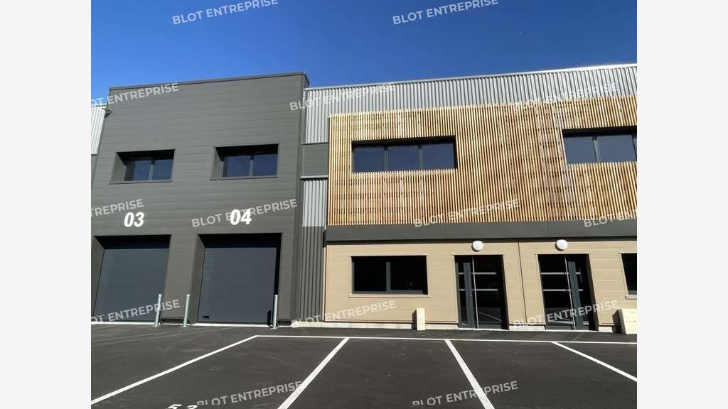 A vendre à louer local d'activités 320m² à Vertou