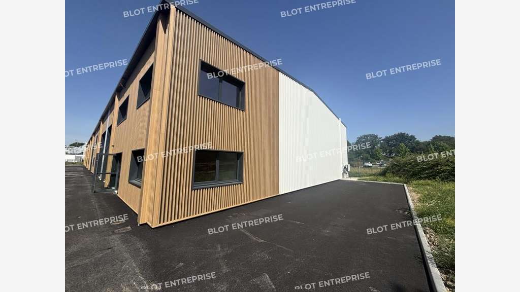 A louer locaux d'activités 349m² à Vigneux 