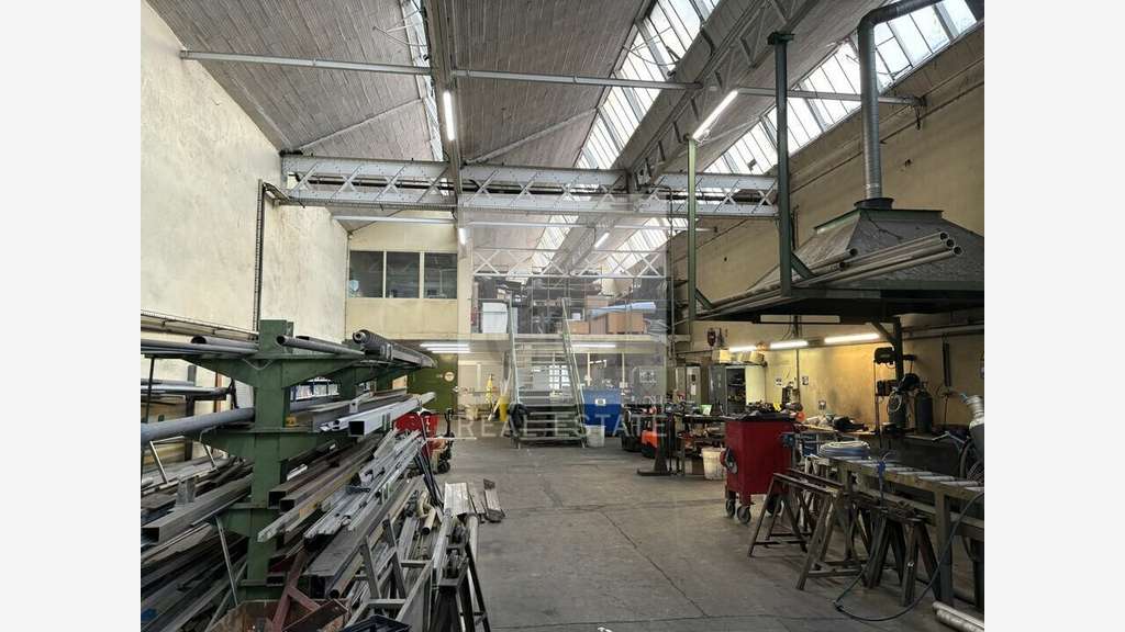 A louer local 2128m² à Villefranche-sur-Saône