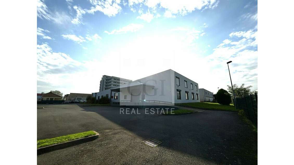 A louer local 1650m² à Villefranche-sur-Saône