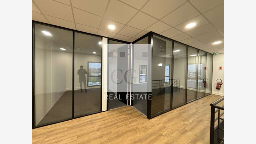 Local moderne 866m² à louer Villefranche sur Saône